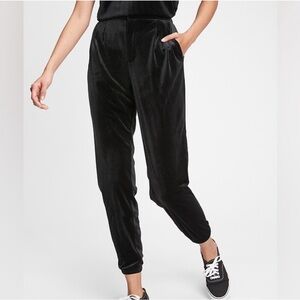 GAP Women's Black Velvet Joggers